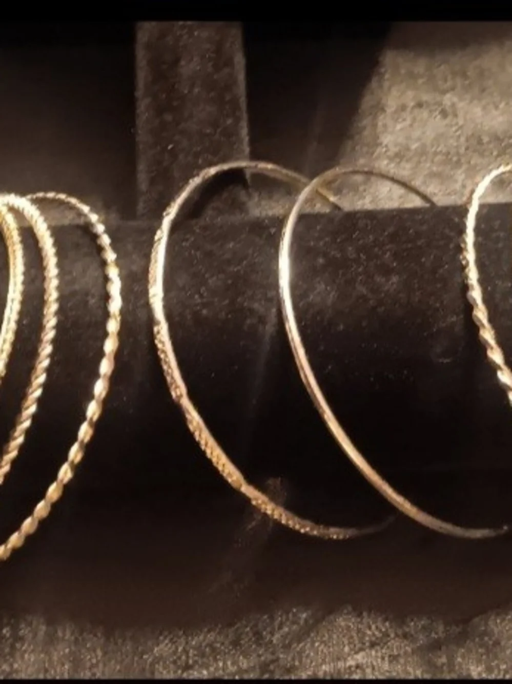 8 Gold Tone Bangle Bradelets - Picture 1 of 1